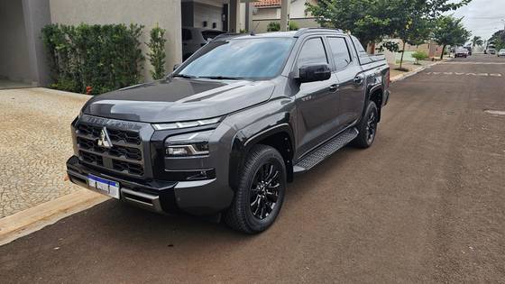 MITSUBISHI TRITON 2.4 BITURBO DIESEL CD KATANA 4X4 AUTOMÁTICO